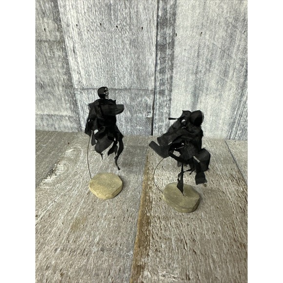 Lemax Spooky Town flying Banshee 2005 pumpkin Halloween Village Set Of 2 - Picture 4 of 4